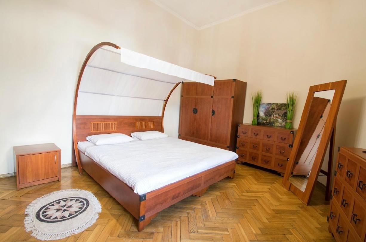 Vidfort Вороного Leópolis Exterior foto